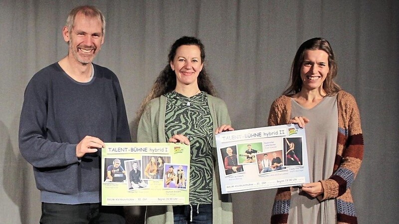 Die Moderatoren Franz Bauer, Lisa Montag und Kerstin Pongratz (von links) haben ein buntgemischtes Programm mit den Talenten vorbereitet.