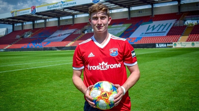 Sturmtalent der Löwen: Andreas Hirtlreiter (17) unterschreibt bei der SpVgg Unterhaching einen Vertrag bis zum 30. Juni 2023.