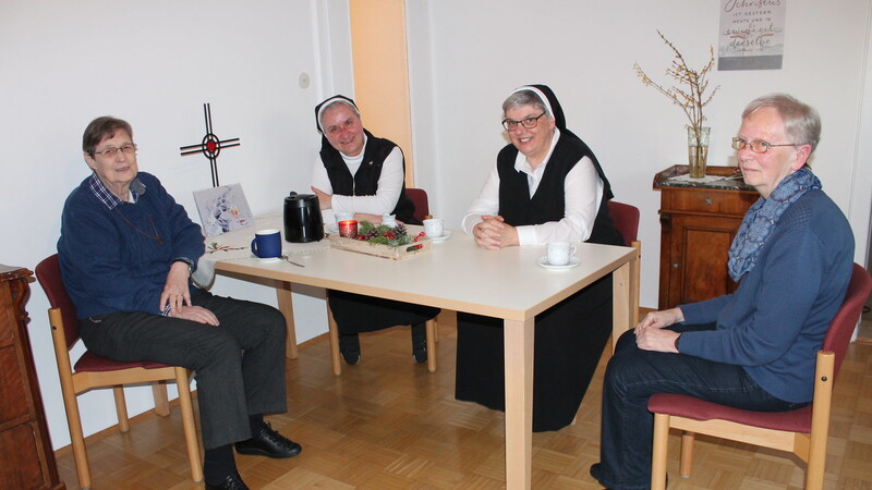 Führen gerne miteinander Gespräche über Gott und die Welt (v.l.): Schwester Brigitte Werr, Schwester Angela Maria Antoni, Schwester Ursula Wagner und Schwester Cäcilia Fernholz.