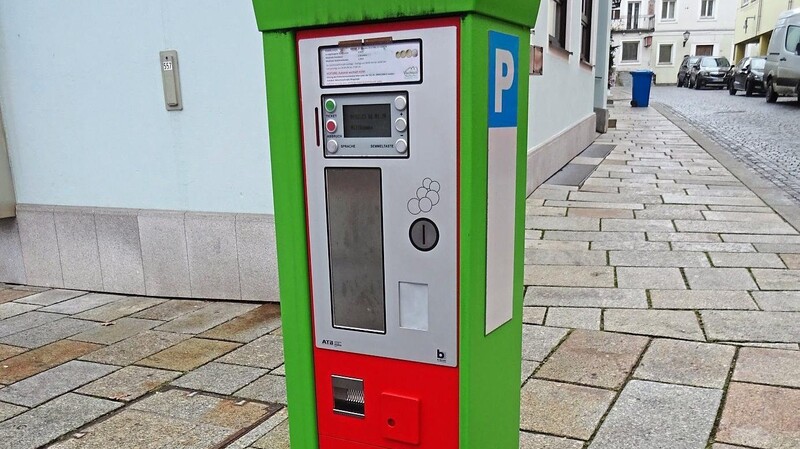 Geht es nach der SPD-Fraktion im Viechtacher Stadtrat, ist dieses Bild bald Geschichte. Sie will die Parkautomaten weghaben.