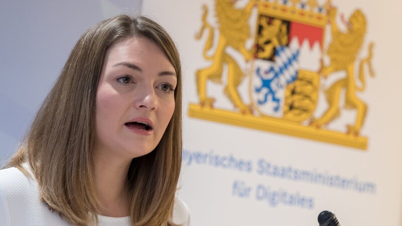 Judith Gerlach (CSU), bayerische Staatsministerin für Digitales setzt auf das neue Digitalisierungspaket, um "Geschwindigkeit in das Thema zu kriegen".