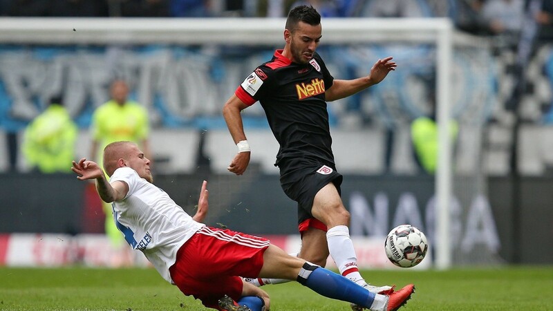Immer einen Schritt zu spät waren die Spieler des Hamburger SV beim Hinspiel gegen den SSV Jahn. Am Sonntag treffen beide Mannschaften wieder aufeinander.