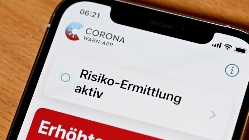 Eine rote Warnmeldung auf der Corona-App reiche nicht mehr.