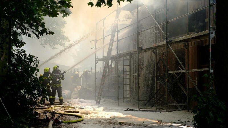 Der Großbrand der Afrika-Anlage im Tiergarten alarmierte 163 Männer und Frauen der Freiwilligen Feuerwehr.