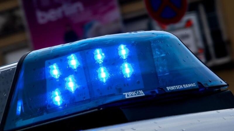 Ermittlungserfolg für Regensburger Polizisten: Am Montag nahmen sie drei Tatverdächtige fest, die für viele Autoaufbrüche im Stadtgebiet verantwortlich sein sollen. (Symbolbild)