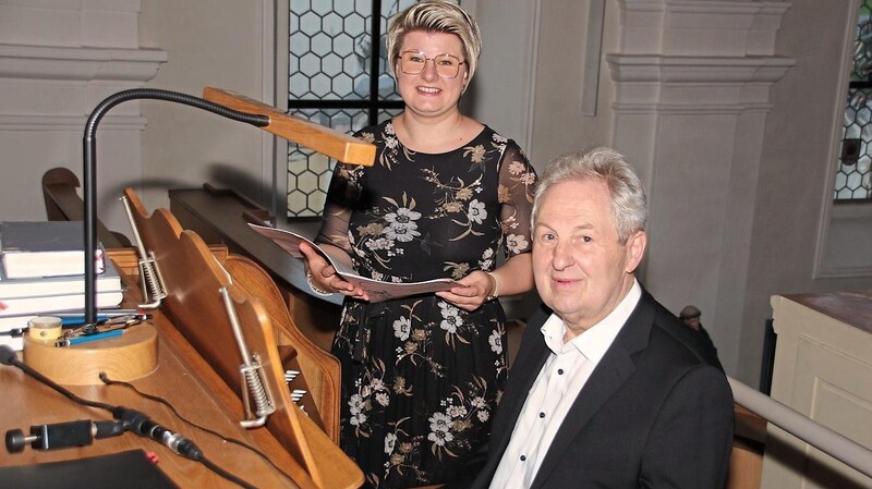 Bianca Lederer (Sopran) und Prof. Norbert Düchtel (Orgel) zogen das Publikum in ihren Bann.