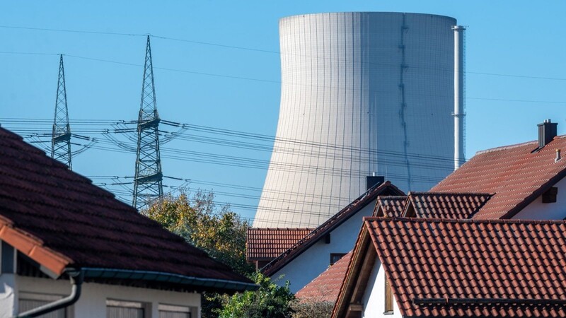 Mit dem Meiler Isar 2 ist das letzte noch laufende Atomkraftwerk in Bayern vom Netz gegangen. (Symbolbild)