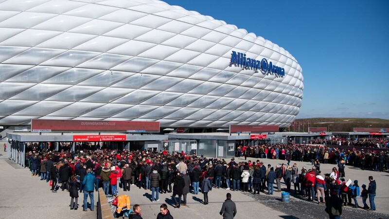 14.500 Zuschauer dürfen bei den EM-Spielen in die Allianz Arena in München. Die anwesenden Fans müssen getestet, geimpft oder genesen sein. (Symbolbild)