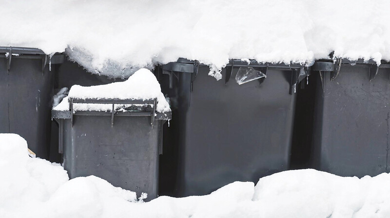 Zugänglich gemacht werden sollten den Mitarbeitern der Müllabfuhr die Tonnen auch im Winter.