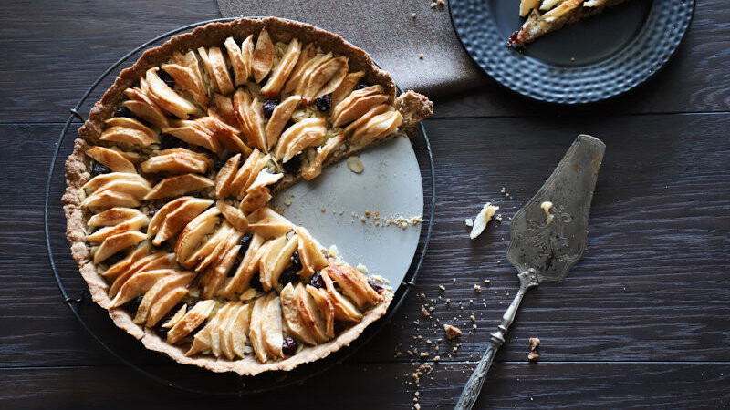 Die französische Tarte ist eine leckere Alternative zum klassischen Apfelkuchen.