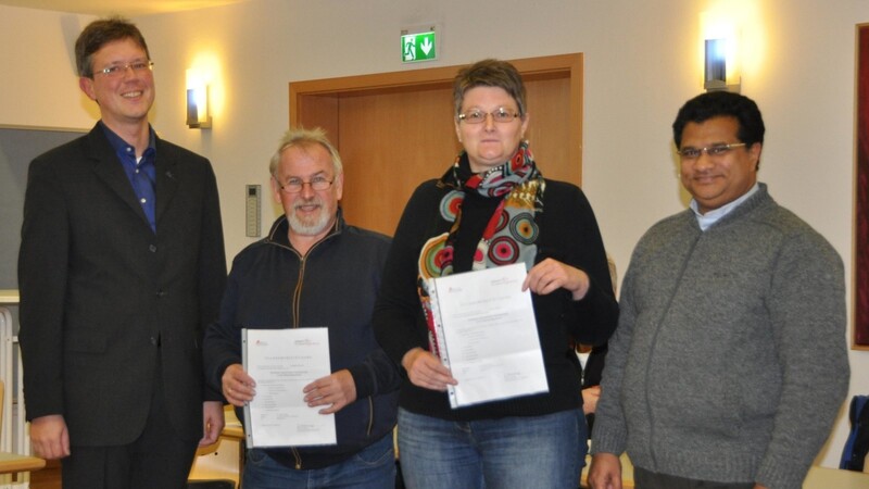 Anita Graßl und Johann Gruber erhielten ihre Qualifizierungsbescheide für den Themenbereich "Prävention".