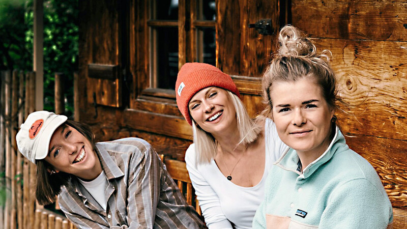 Anna Hadzelek, Antonia Schlosser und Katharina Kestler (von links) machen einen Podcast für bergbegeisterte Frauen.