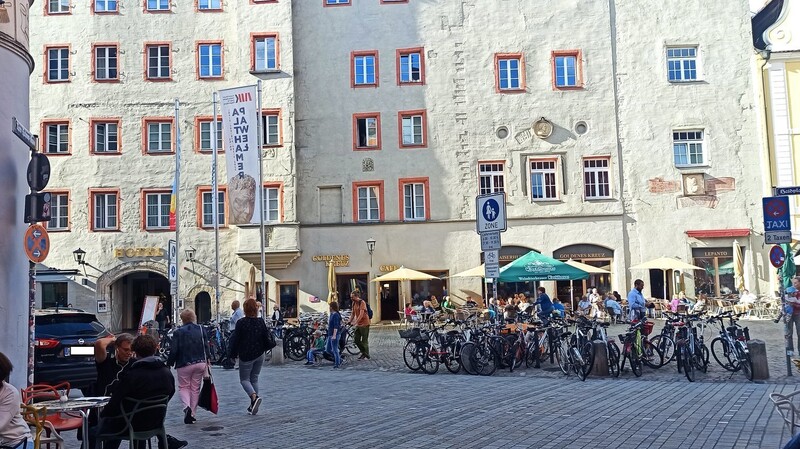 Verkehrsbeschränkungen rund um die Altstadt machen dem Innenstadt-Handel weiter das Überleben schwer", kritisiert die Regensburger CSU.