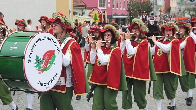 Klare Entscheidung für Viechtach: Der Stadtspielmannszug fährt nicht zum Trachtenauszug in die Gäubodenstadt Straubing, wenn in diesem Jahr in der Heimat das Fest am selben Tag beginnt.