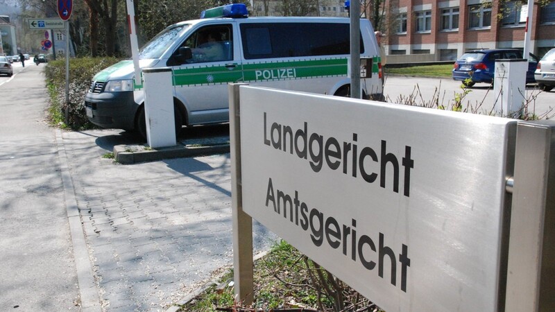 Wegen Diebstählen in Stadt und Umland musste sich ein Trio vor dem Amtsgericht Landshut verantworten.