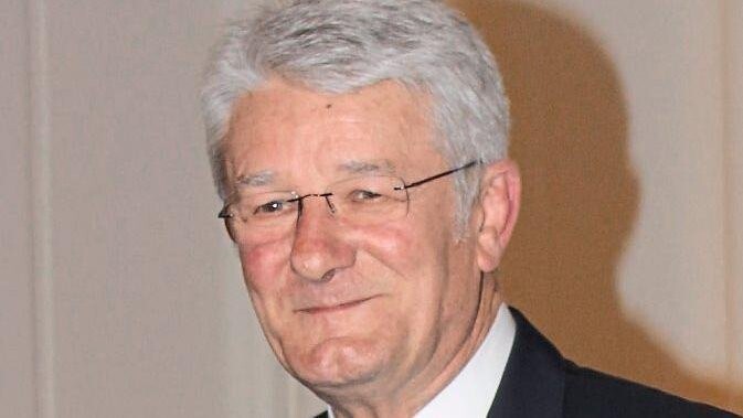 Theo Zellner ist seit 1997 Vorsitzender des BRK-Kreisverbandes und nun wiedergewählt. Er blickt auf vier Jahre Amtszeit zurück.