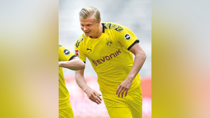 SPÄTES SIEGTOR für Borussia Dortmund in Düsseldorf durch den Norweger Erling Haaland.