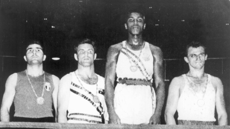 Ali, damals noch Cassius Clay, holt bei Olympia 1960 Gold.