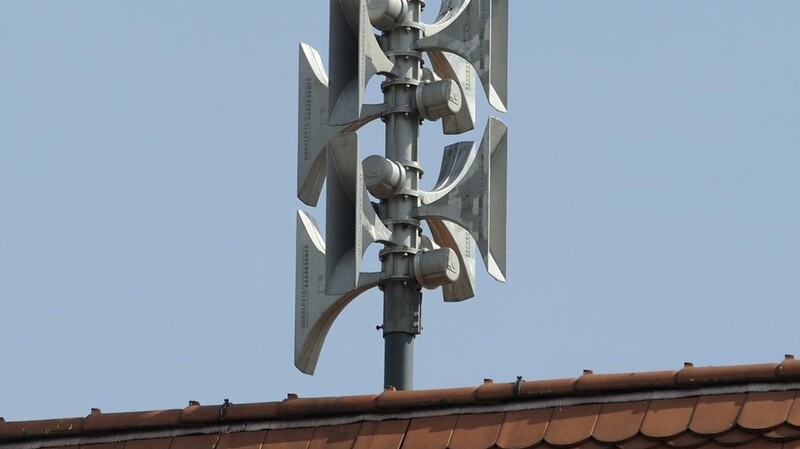 In Straubing gibt es zehn Sirenen, diese hier ist auf dem Dach des Amtsgerichts angebracht.