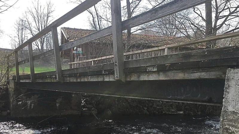 Die Brücke am Wanderweg zwischen Campingplatz und Sperlhammer soll demnächst saniert werden.