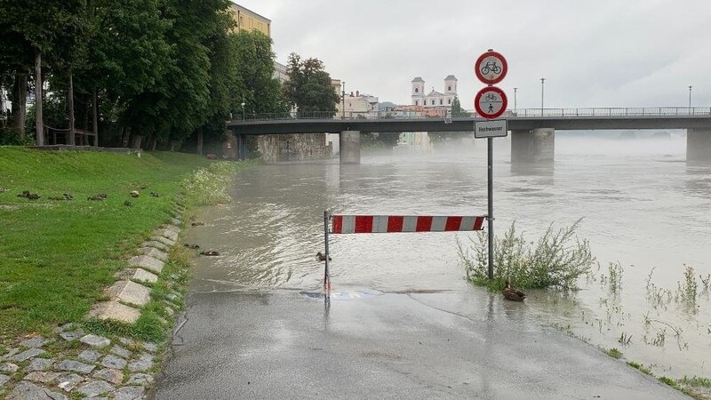 In Passau ist am Sonntag die Hochwasser-Meldestufe 3 erreicht worden.