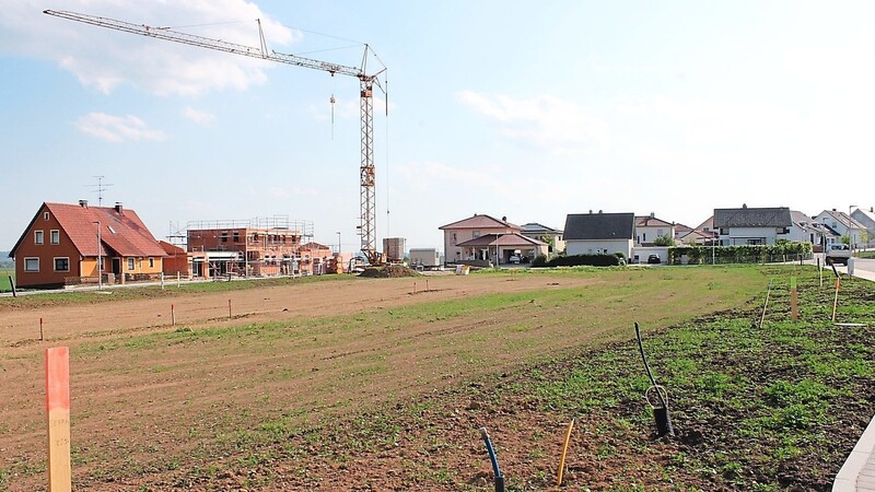 Das Baugebiet in Mirskofen ist erschlossen. Die vierwöchige Bewerbungsphase um die Grundstücke startet am 1. Juni.