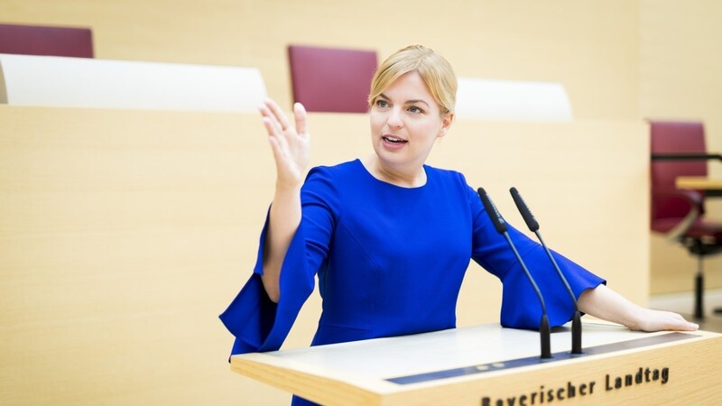 Oppositionsführerin Katharina Schulze wirft der Staatsregierung vor, bei Corona nicht alle Hausaufgaben gemacht zu haben.