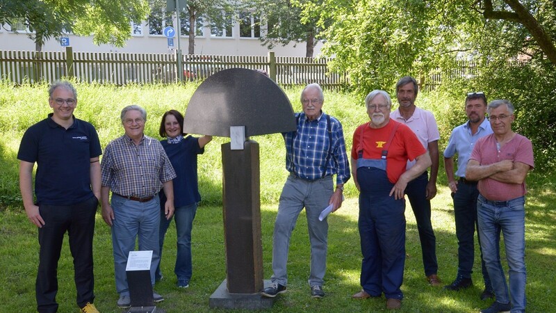 Ein erfolgreiches Projekt mit Rudi Heinz, Günther Strehle, Christine Fößmeier, Klaus Reichel, Johann Reif, Zeno Kieser, Martin Holzner mit dem Bauhof und Reinhard Reif (von links).