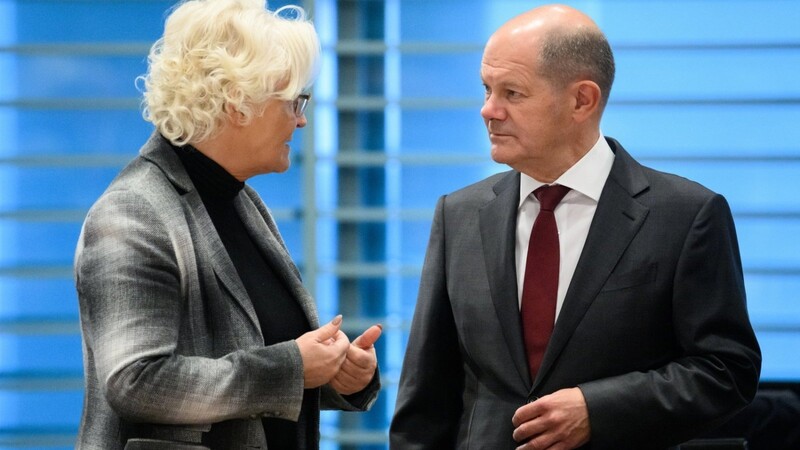 Mit Christine Lambrecht ernannte Olaf Scholz eine SPD-Parteifreundin zur Ministerin, die den Posten nicht haben wollte.