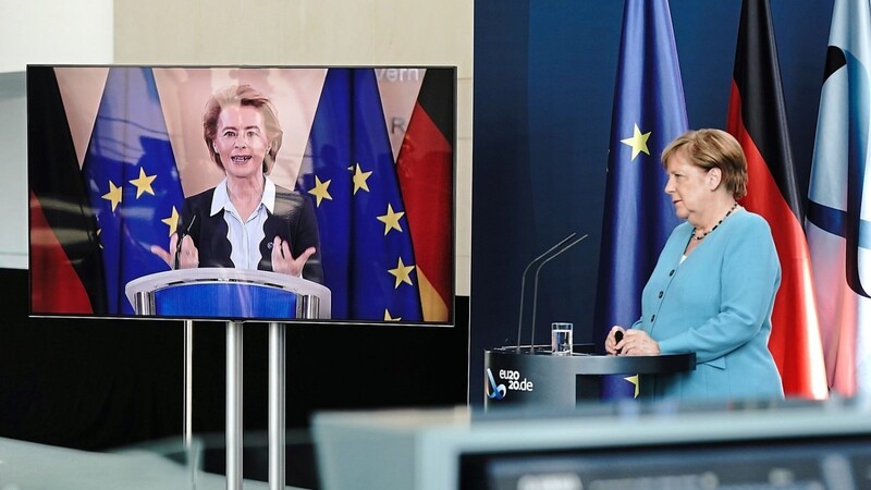Das Verhältnis von Bundeskanzlerin Angela Merkel (r.) zur EU-Kommissionspräsidentin Ursula von der Leyen ist deutlich abgekühlt.