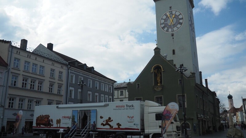 Noch bis Montag macht die mobile Ausstellung zum Thema Flucht Station in Straubing.