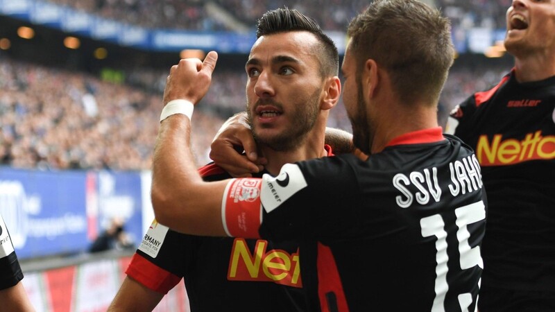 Ein absolutes Highlight für Sargis Adamyan (links) war der 5:0-Erfolg beim Hamburger SV, zu dem er drei Treffer beigesteuert hat.