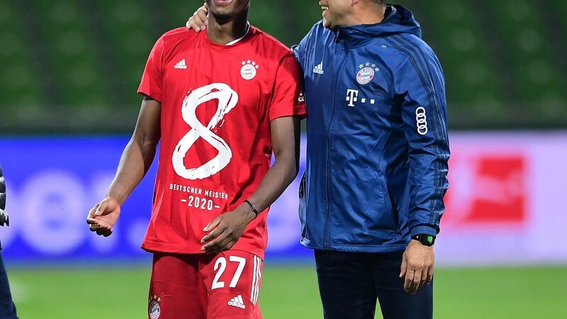 Zwei Erfolgsgaranten des FC Bayern: David Alaba und Trainer Hansi Flick.
