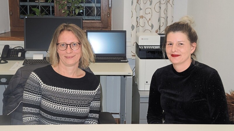 ,Kompetente Ansprechpartnerinnen im Sozialbüro: Sandra Nagl und Anja Schmidt.