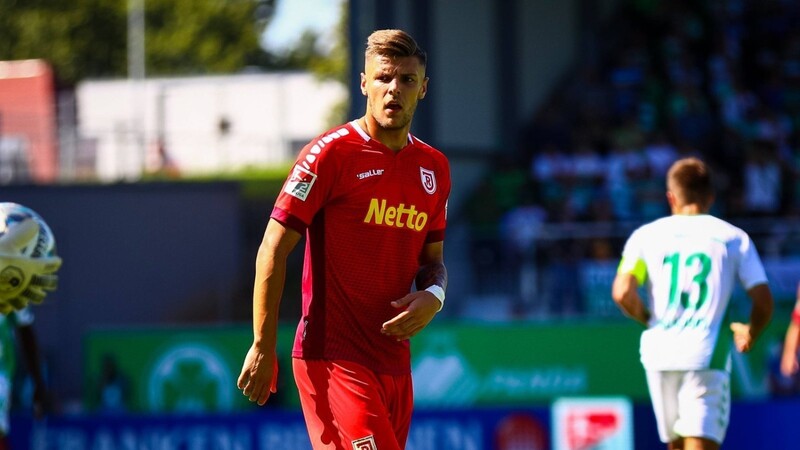 Erik Wekesser steht gegen Arminia Bielefeld erstmals in der Jahn-Startelf.