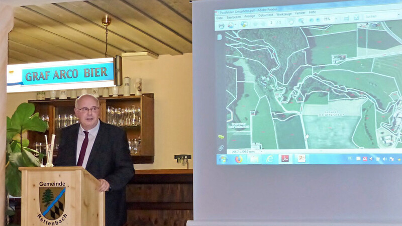Bürgermeister Alois Hamperl moderierte den Auftakt zur einfachen Dorferneuerung Postfelden.