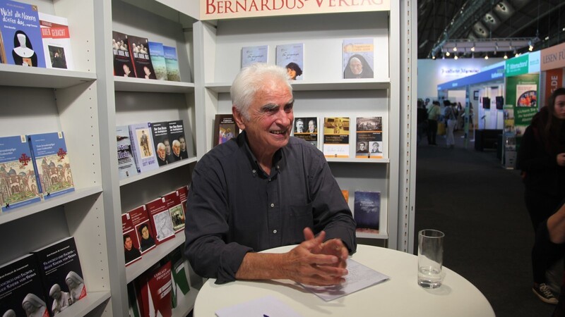 Helmut Erwert auf der Frankfurter Buchmesse.