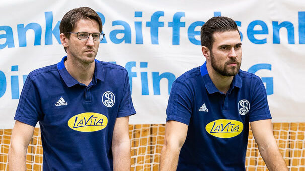 Johannes Viehbeck (rechts) mit Co-Trainer Markus Wojtowicz beim SAR-Cup in Dingolfing. (Foto: Charly Becherer)