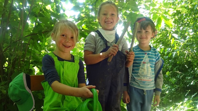 "Die Luchse" sind die naturpädagogische Gruppe des Kindergartens Sossau und haben ihre Heimat auf einem Waldgrundstück in Frauenbrünnl. Es sind noch Plätze frei.