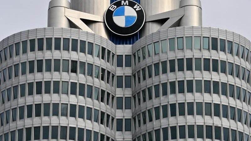 BMW verdiente laut einer Mitteilung vom Donnerstag vor Zinsen und Steuern knapp 3,7 Milliarden Euro.