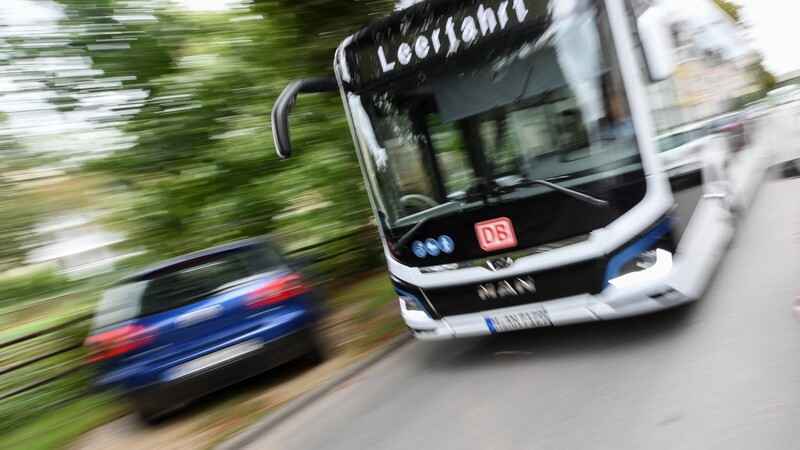 In vielen deutschen Städten wird derzeit der Einsatz von Elektrobussen getestet. Auch die Stadtwerke Landshut wollen in ihrem Bedienungsgebiet künftig voll diese Art der Antriebstechnologie setzen.