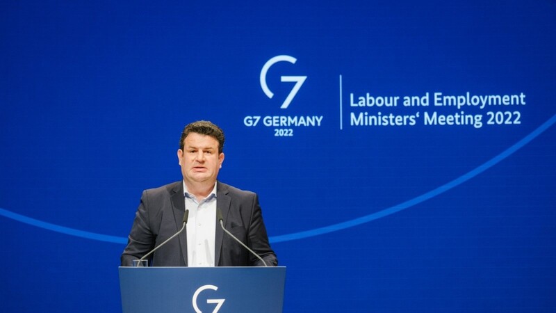 Hubertus Heil will Migranten den Zugang zum deutschen Arbeitsmarkt erleichtern.