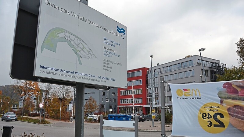 Der Donaupark in Kelheim ist mittlerweile Heimat einer Vielzahl von Unternehmen mit einem gesunden Branchenmix. Fast 800 Arbeitsplätze sind dort inzwischen entstanden.