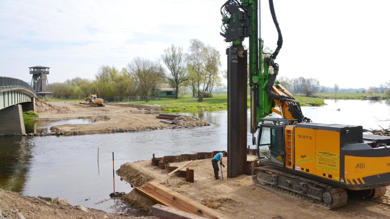 Der Bau der Regenbrücke bei Untertraubenbach hat begonnen