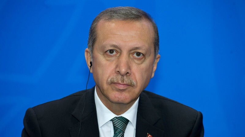 Seine Partei, die islamisch-konservative AKP, hat bei der Parlamentswahl triumphiert: Staatspräsident Recep Tayyip Erdogan.