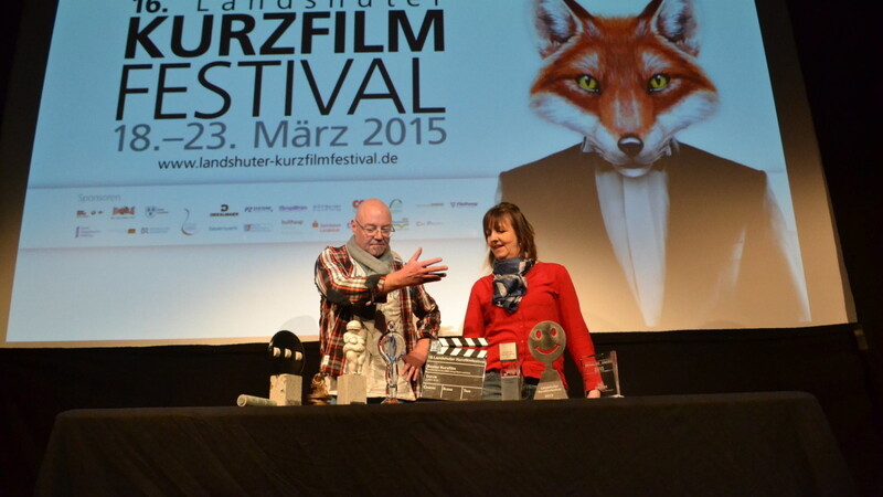 Michael Orth und Birgit Horn von Dynamo-Kurzfilm mit den diesjährigen Wettbewerbs-Trophäen.