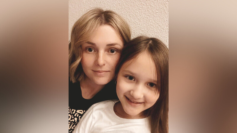 Katarina und ihre achtjährige Tochter Polina