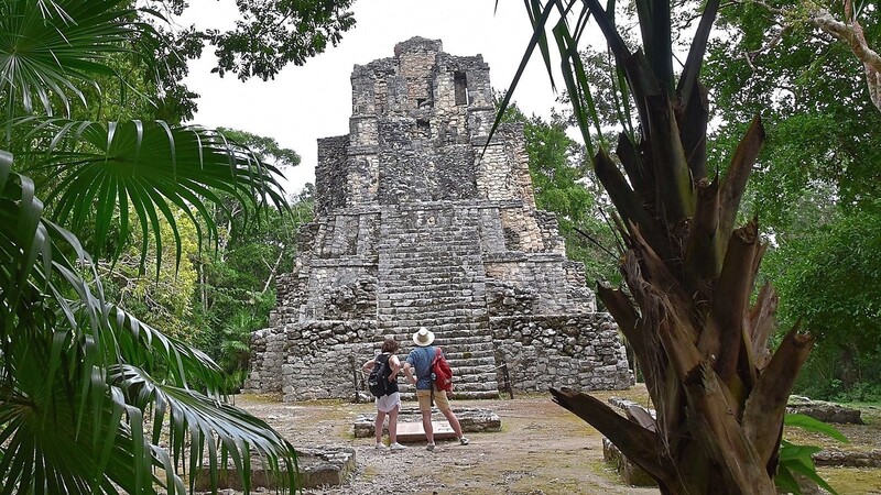 Muyil ist eine Ruinenstätte der Maya.