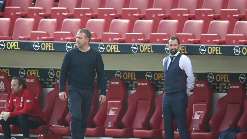 Zwei, die offensichtlich nicht mehr miteinander können: Noch-Bayern-Trainer Hansi Flick und Sportvorstand Hasan Salihamid?ić (rechts).