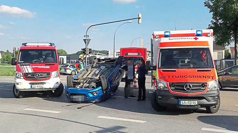 Nach einem Unfall an der Watzmannstraße hatte es die Freiwillige Feuerwehr mit dreisten Gaffern zu tun.